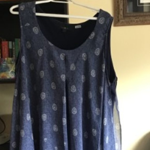 Sleeveless Blouse with overlay - Picture 2 of 5